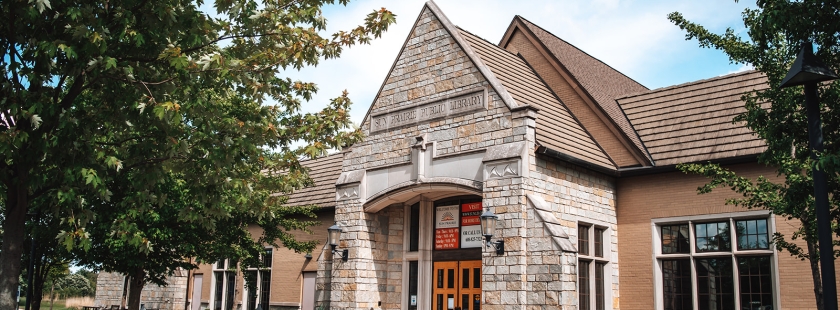 view of the front doors of the sun prairie library