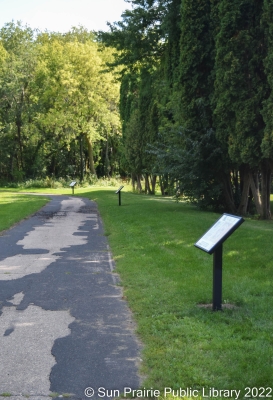 Photo of the bike path with the story walk